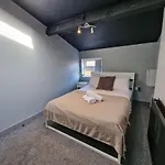 Central Manchester Flat Sleeps 8 By City Superhost