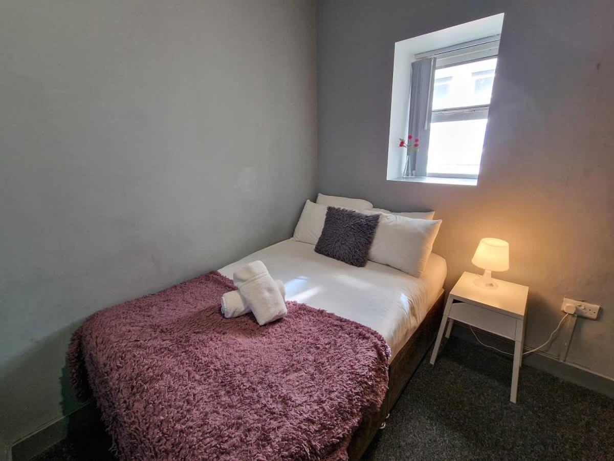 Flat Sleeps 8 By Superhost Apartment Manchester