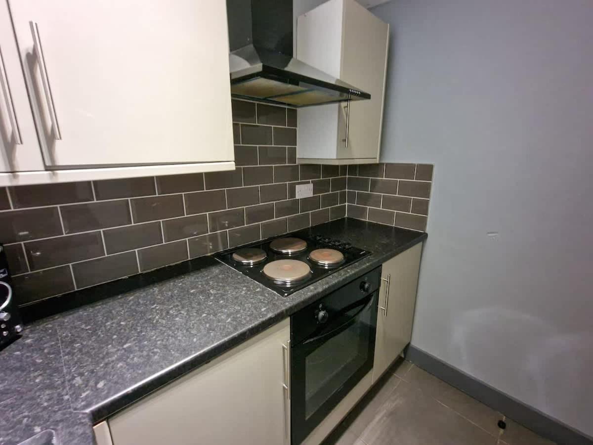 Flat Sleeps 8 By Superhost Apartment Manchester