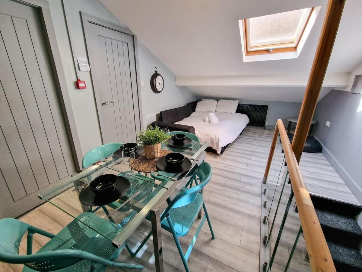 Flat Sleeps 8 By Superhost Manchester