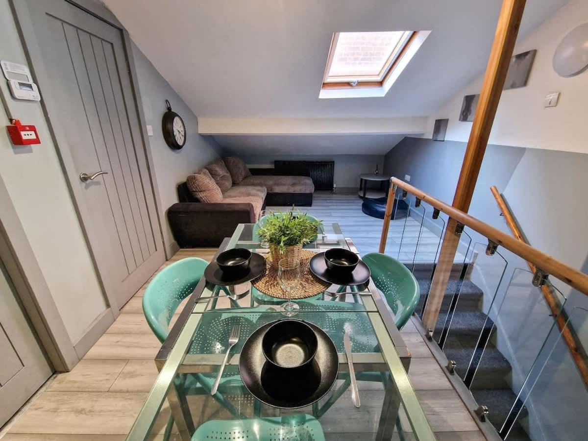 Flat Sleeps 8 By Superhost