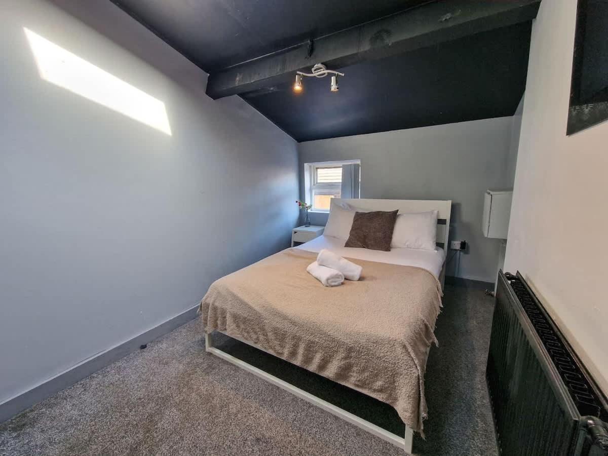 Flat Sleeps 8 By Superhost