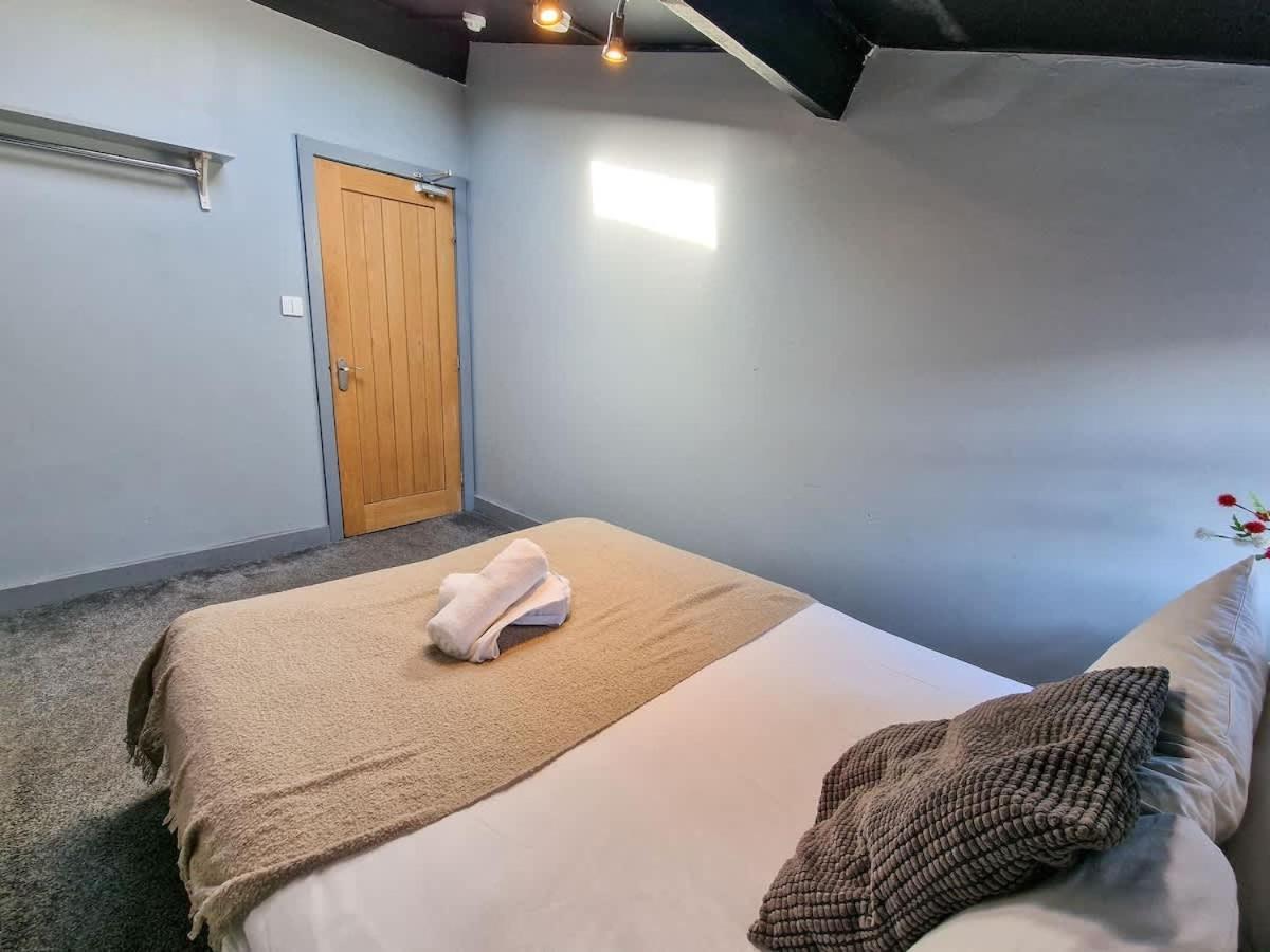 Apartment Flat Sleeps 8 By Superhost